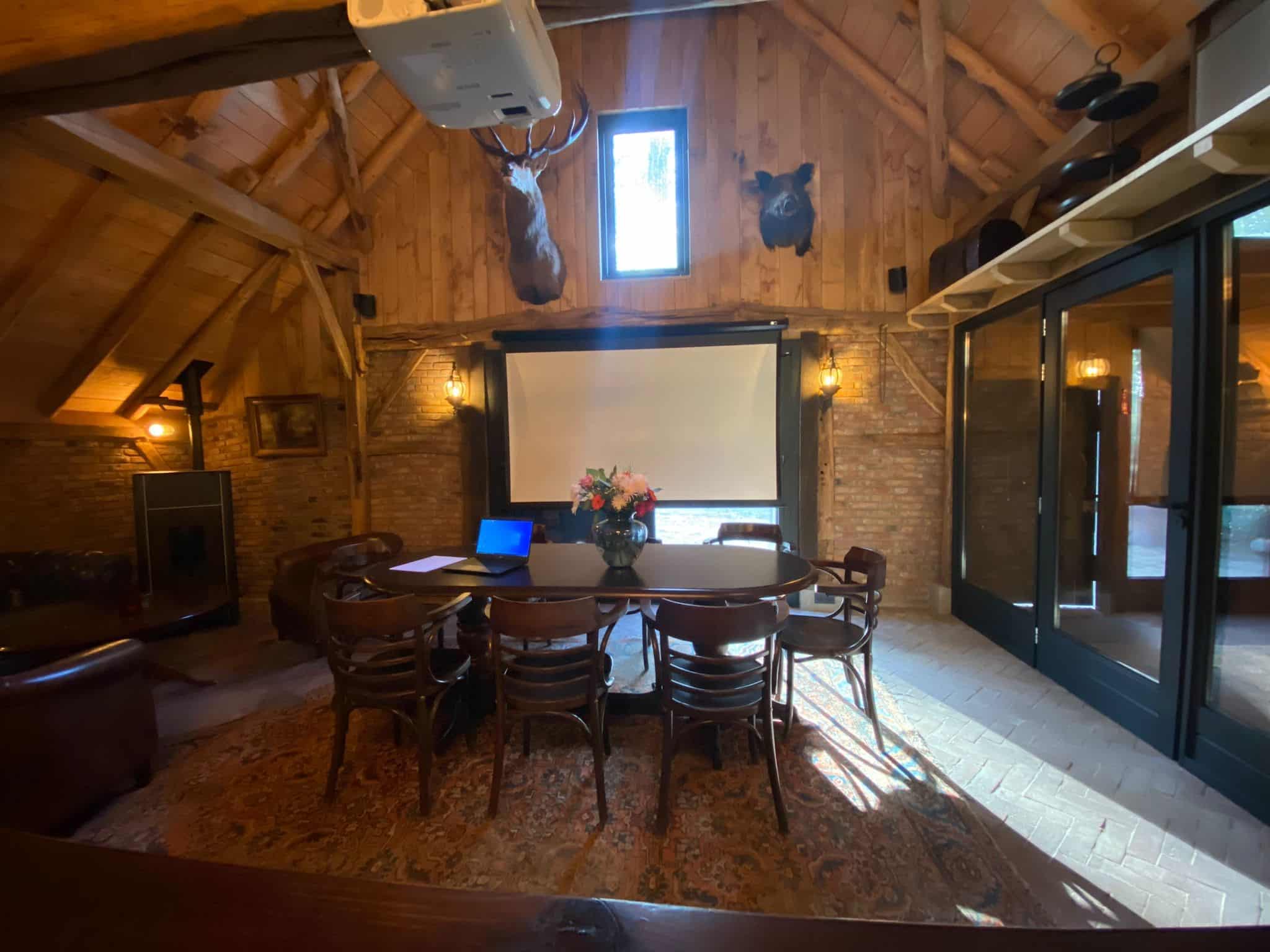 In een oude boerenschuur in Enschede die volledig is gerenoveerd kunt u effectief vergaderen.